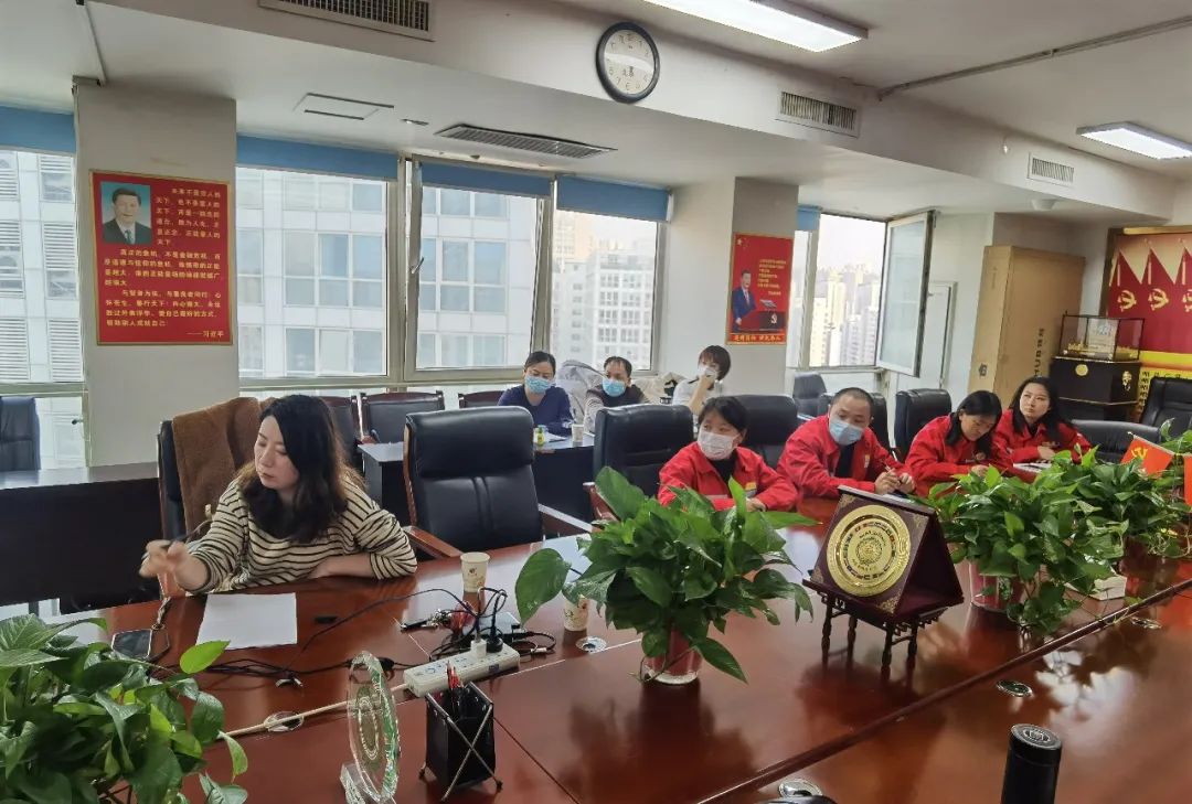 西藍(lán)集團(tuán)財務(wù)中心組織開展財稅政策專題培訓(xùn)會