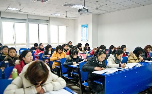 會(huì)計(jì)培訓(xùn)機(jī)構(gòu)排名前十(成人英語機(jī)構(gòu)培訓(xùn)排名)