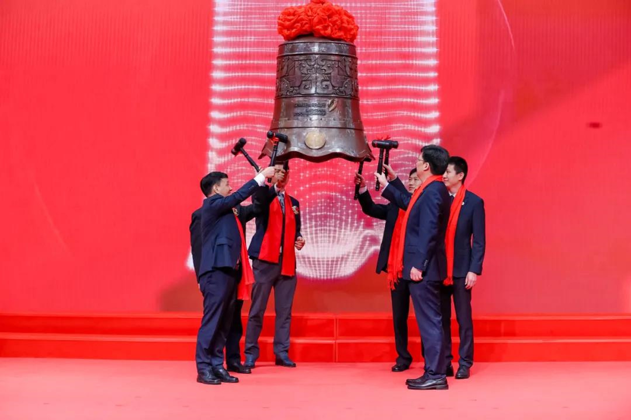 珠海2021年第一家A股企業(yè)掌門：50歲IPO敲鐘，成為創(chuàng)業(yè)板第1001股